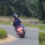 Nyasar ke Sirkuit Balap Liar, Wanita Penunggang Honda Scoopy Tampak Santuy Adu Cepat dengan Pembalap