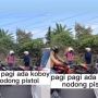 Video Viral Pria Todongkan Pistol ke Pemotor di Pinggiran Jalan, Ternyata Anggota Polisi