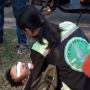 Pria Jatuh dari Motor Diduga Akibat Kelelahan, Malah Mengamuk hingga Hampir Cakar Warga yang Menolong