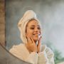 Tips Pilih Skincare Untuk Kulit Kering, Benarkah Kuncinya Ada di Sabun Muka?