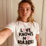 Aktris Marvel Florence Pugh Kenakan Dress Kontroversial di Fashion Show Valentino