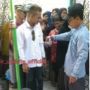 Miris! Seorang Pria Rela Antre Panjang Malah Diabaikan Panitian Kurban