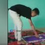 Viral Remaja Lakukan Gerakan Salat Sambil Merokok dan Cengengesan, Aksinya Bikin Geram Publik: Laknat!