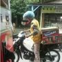Viral, Video Penjual Es Loli Beli Bensin, Bayar Pakai Dagangan yang Tidak Kunjung Laku