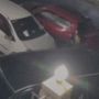 Pemilik Rumah Kerjai Pengendara Mobil yang Parkir Sembarangan di Depan Halamannya, Aksinya Banjir Dukungan