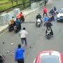 Dramatis Bak Film Action! Aksi Heroik Warga Pluit Kejar Maling Motor, Tendang Pelakunya hingga Nyusruk di Aspal