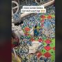 Salut, Dua Petugas Ini Bersih-bersih Wahana Mandi Bola, Warganet: Makasih Buat Anak-anak Happy Liburan Kemarin