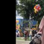 Belum Terjual Satu Pun, Pedagang Ini Gemetaran hingga Menangis Lihat Balon-balonnya Terlepas dan Terbang
