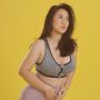 5 Potret Tante Ernie Kenakan Gym Suit, Masih Seksi Walau Sudah Punya 3 Anak