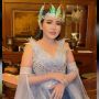 Tak Kalah Cetar dari Seleb Bollywood, 5 Potret Pedangdut Pakai Sari India