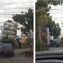 Viral Pria Naik Pikap ODOL sampai Terjang Kabel Listrik, Publik Waswas Kalau Kesetrum