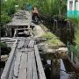 Video Viral Jembatan Desa di Riau Rusak Parah Bikin Syok Publik: Benar-benar Uji Nyali