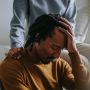 Istri Wajib Tahu, 4 Tips Menyikapi Suami yang Sedang Sedih