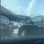 Keren! Video Viral Emak-emak Labrak Mobil Alphard yang Buang Sampah Sembarangan di Gerbang Tol