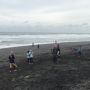 FOTO: Suasana Terkini Aktivitas di Pantai Depok Usai Dihantam Gelombang Tinggi