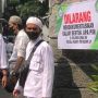 Rumah Rizieq Shihab Dijaga Ketat Laskar Putih, Terpampang Spanduk Larangan Dokumentasi