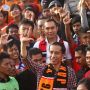 Disentil Kaesang Pangarep Karena Acuh ke Persis Solo, Jokowi Justru Nonton Laga Persija Jakarta Bareng Jakmania