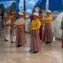 Sambut Hari Anak Nasional, Bandara Sultan Hasanuddin Gelar Parade Budaya Hibur Penumpang