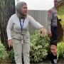 Viral Wanita Takut Dikejar Anjing, Minta Dilindungi Malah Nyungsep Bersama