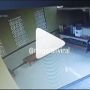 Detik-detik Aksi Perempuan Cantik Curi Uang Kotak Amal di Masjid Magetan Terekam CCTV
