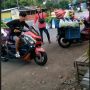 Serasa Kopdar, Penjual Sayuran Ini Kompak Gunakan Yamaha NMAX untuk Keliling