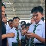 Viral Video Anak SD Tampak Tegang Saat Belajar Pasang Kondom Pada Alat Peraga