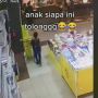 Bocah Terekam CCTV Bantu Susun Keranjang Belanja di Supermarket, Pengguna TikTok: Anak Siapa Ini?