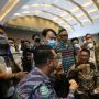 Moeldoko  Jatuh Cinta dengan Kopi Pengalengan Milik UMKM Binaan PLN di PEVS 2022