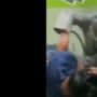 Viral Pria Ini Dimandikan Layaknya Jenazah karena Curi Kotak Amal, Warganet: Kasih Efek Jera Tanpa Pukulan