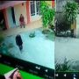 Seorang Pria Nekat Pakai Mukena untuk Keluar dari Kamar Kekasih, Jalan Ngacir Lewati Bapak Kos di Teras