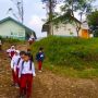 Tak Ada Peminat dan Banyak Siswa yang Mau Pindah, Sekolah di Kaki Gunung Tangkuban Parahu Ini Terancam Bubar