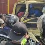 Sopir Truk Engkel Terjepit Kabin dan Terluka Parah Usai Adu Domba dengan Truk Tangki Pertamina