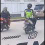 Viral Wanita Berhijab Dibuntuti Polisi Gegara Tak Pakai Helm, Netizen Bilang Begini