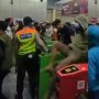 Viral Rombongan Diduga Suporter Bola Serbu Stasiun KRL dan Loncati Mesin Tap Tiket, Satpam sampai Cuma Terdiam