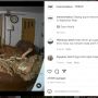 Viral, Lagi Asik Nonton, Atap Rumah Pria Ini Roboh, Warganet: Maaf Mas