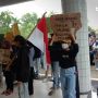 Gelar Aksi di Rektorat, Mahasiswa UHO Desak Kampus Berhentikan Prof B Terduga Pelaku Pelecehan Seksual kepada Mahasiswi