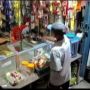 Terekam CCTV, Pria Pura-Pura Beli Rokok di Warung Berakhir Curi Tabung Gas