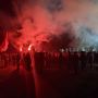 Suporter Nyalakan Flare Dekat Bus usai Timnas Indonesia U-16 Kalahkan Filipina