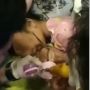 Aksi Damkar Selamatkan Bocah yang Jarinya Masuk Lubang Botol Bikin Ngilu