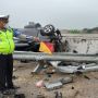 Gara-gara Sopir Batuk, Avanza Terbalik di Tol Mojokerto