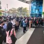 Ratusan Pencari Kerja Datang Lebih Awal, Pintu Masuk Job Fair Jakbar Penuh Sesak