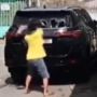 Viral Video Pria Pemilik Rumah Bikin Hancur Mobil yang Diduga Parkir Sembarangan, Publik Beri Dukungan