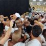 Masjidil Haram Lengang, Jemaah Antre Cium Hajar Aswad
