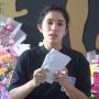 Foto Tanpa Makeup, Nitizen Salfok dengan Alis Ussy Sulistiawaty