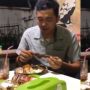 Susah Tarik Sate dari Tusuknya, Pria Ini Sebut Satenya Disemen