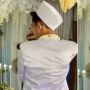 Hemat Budget, Pengantin Pria Ini Jadi Fotografer di Pernikahan Sendiri