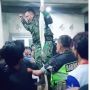 Hinggap ke Tiang Demi Lerai Keributan, Aksi Heroik Anggota TNI Dipuji Netizen: Keren Pak!