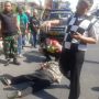 Nekat Tiduran di Tengah Jalan, Pria Asal Bandung Nyaris Tergilas Truk di Tasikmalaya
