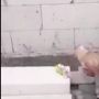 Video Viral Bikin Sedih! Buruh Bangunan Makan Cuma Nasi Putih Dicocol Sisa Makanan Ringan
