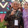 Wali Kota Cilegon Pamer Foto Bareng Istri di Rakernas Apeksi ke XV di Padang, Netizen: Pak Dicari DPRD dan Warga Ciwedus